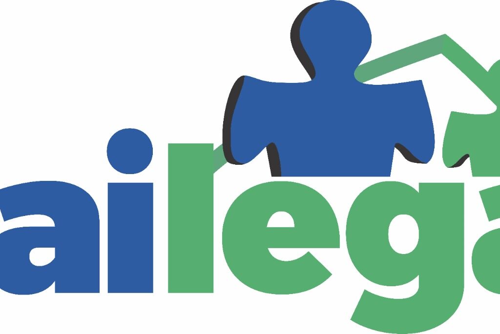 Logo do projeto Pai Legal, nas cores azul e verde. Nele está escrito "pai legal" e acima do nome estão duas figuras, representando um pai e um filho.