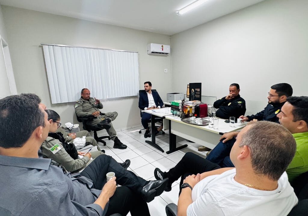 imagem de reunião realizada pela promotoria de Apodi sobre o carnaval